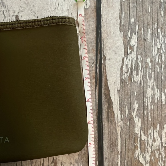 ATHLETA Revive Zip Pouch - Picture 11 of 11